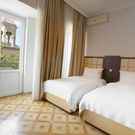 Gtm Kapan Hotel Tbilisi Ngoại thất bức ảnh