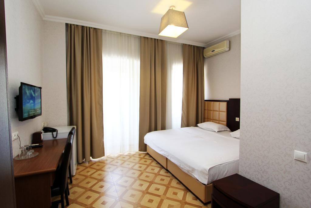 Gtm Kapan Hotel Tbilisi Ngoại thất bức ảnh