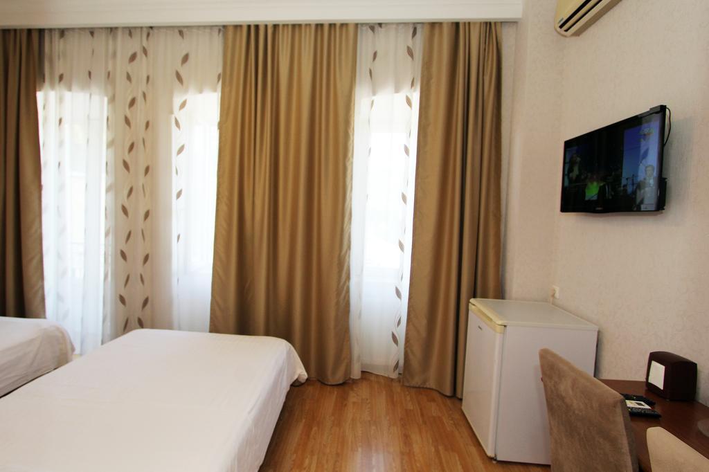 Gtm Kapan Hotel Tbilisi Ngoại thất bức ảnh