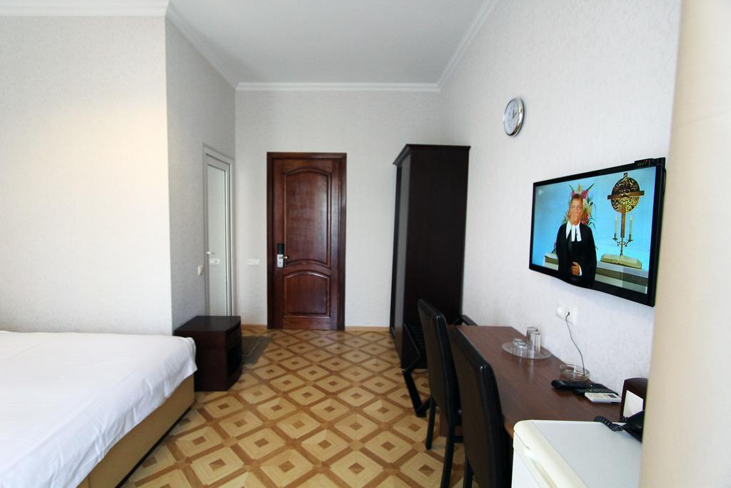 Gtm Kapan Hotel Tbilisi Ngoại thất bức ảnh