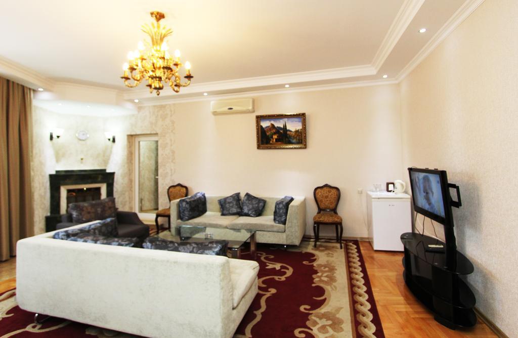 Gtm Kapan Hotel Tbilisi Ngoại thất bức ảnh