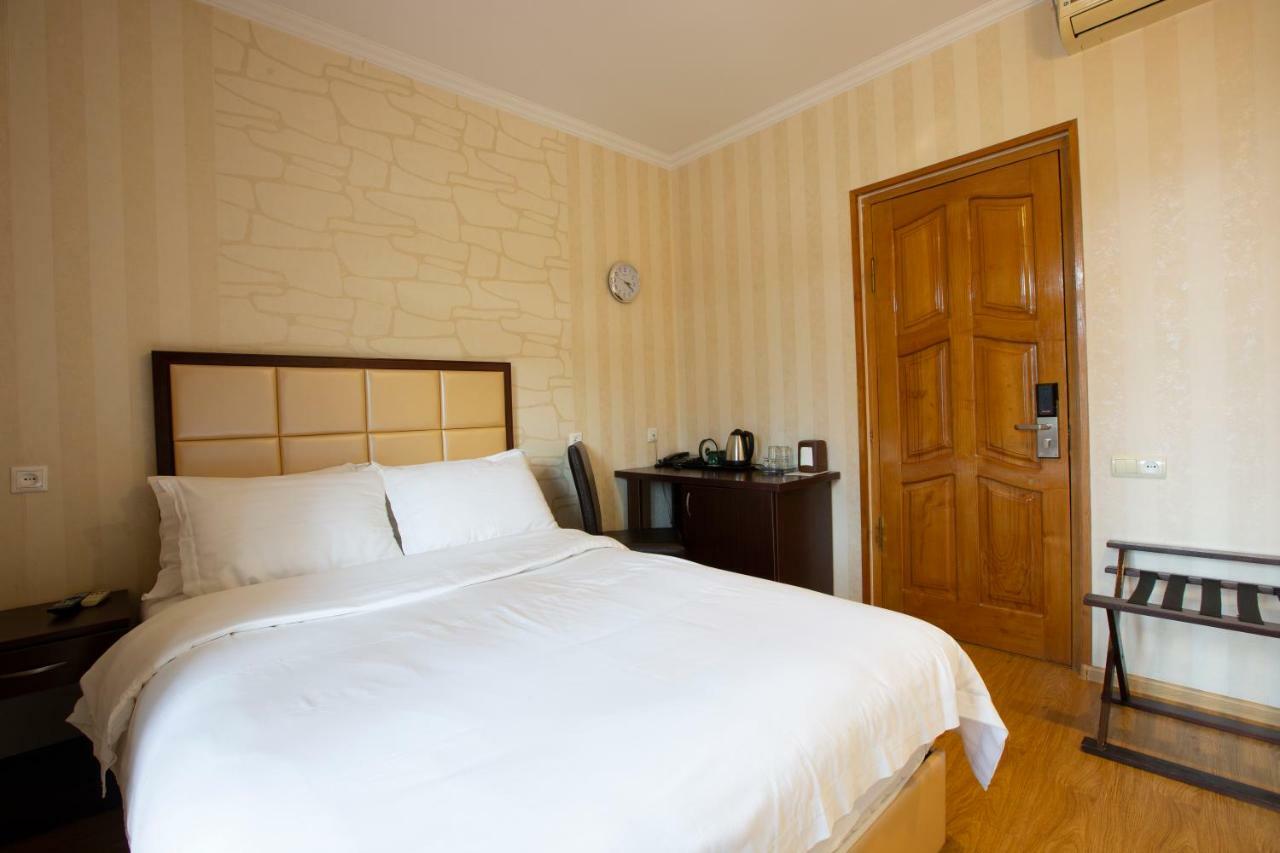 Gtm Kapan Hotel Tbilisi Ngoại thất bức ảnh