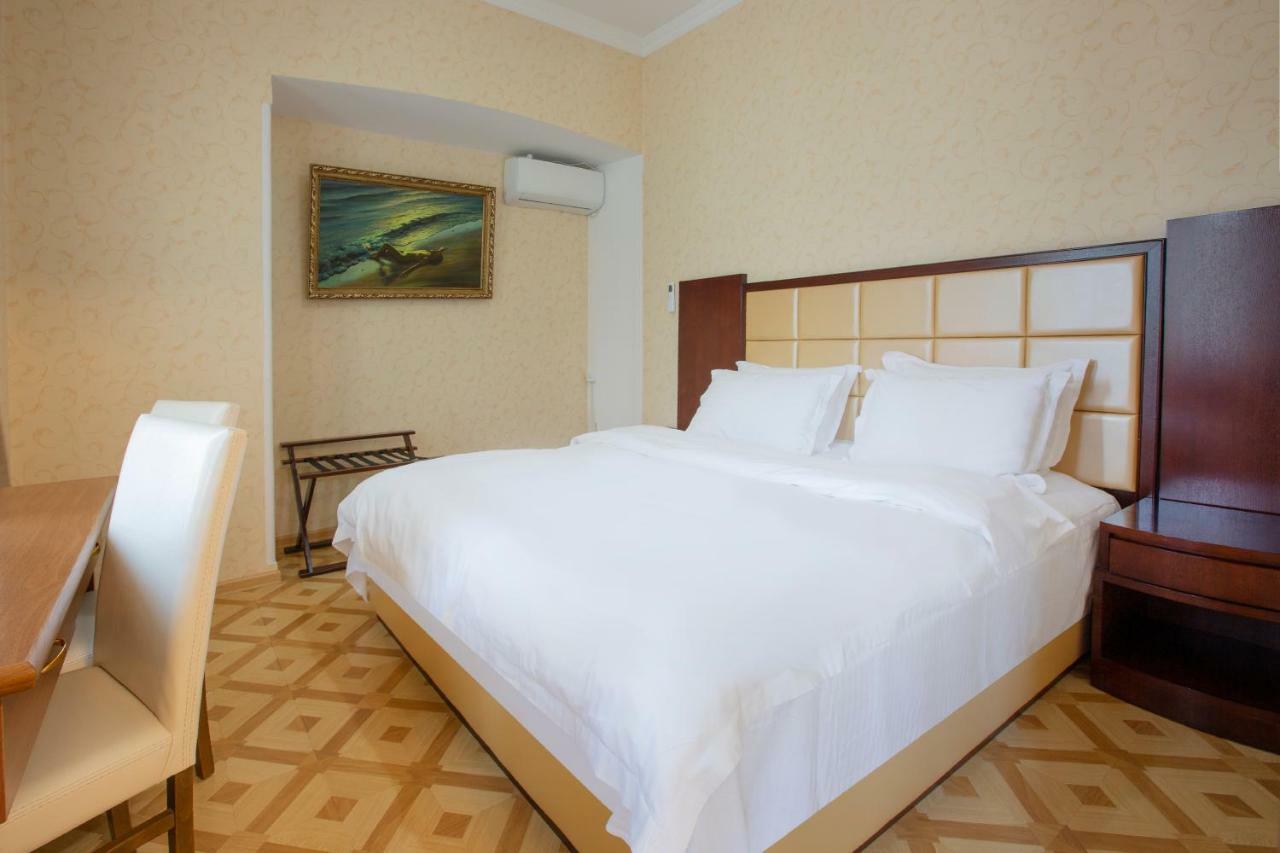 Gtm Kapan Hotel Tbilisi Ngoại thất bức ảnh